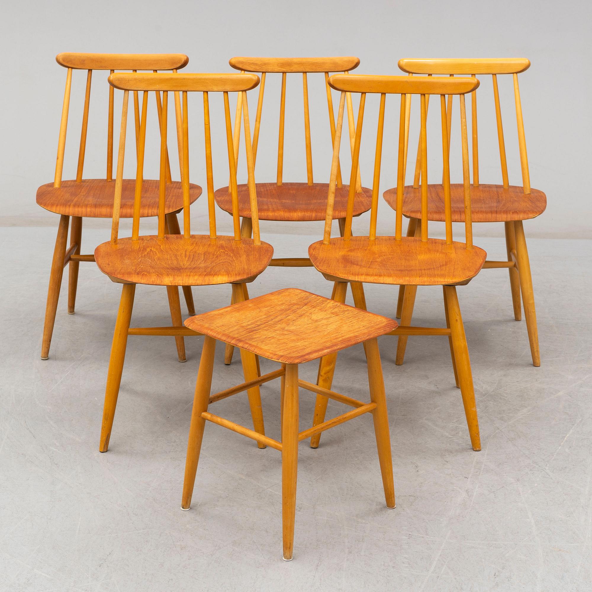 STOLAR, 3+2 samt PALL, Edsbyverken, varav tre märkta Fanett, Edsbyverken, 1950-tal.