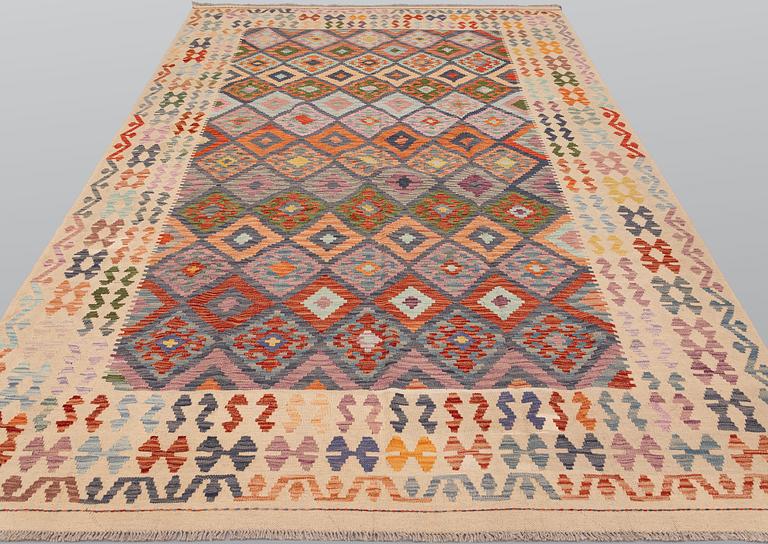 Kilim, classic design carpet, 337 x 244 cm.