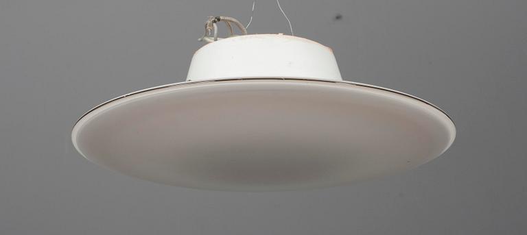 LAMPOR, ett par, opalglas, "Eclipta Lamp Small", design Arne Jacobsen, Orno. 1950-60-tal.