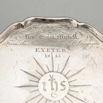 NATTVARDSET, 2 st, silver, bl.a. Hayne & Carter, London, 1800-talets första hälft. Vikt ca 300g.