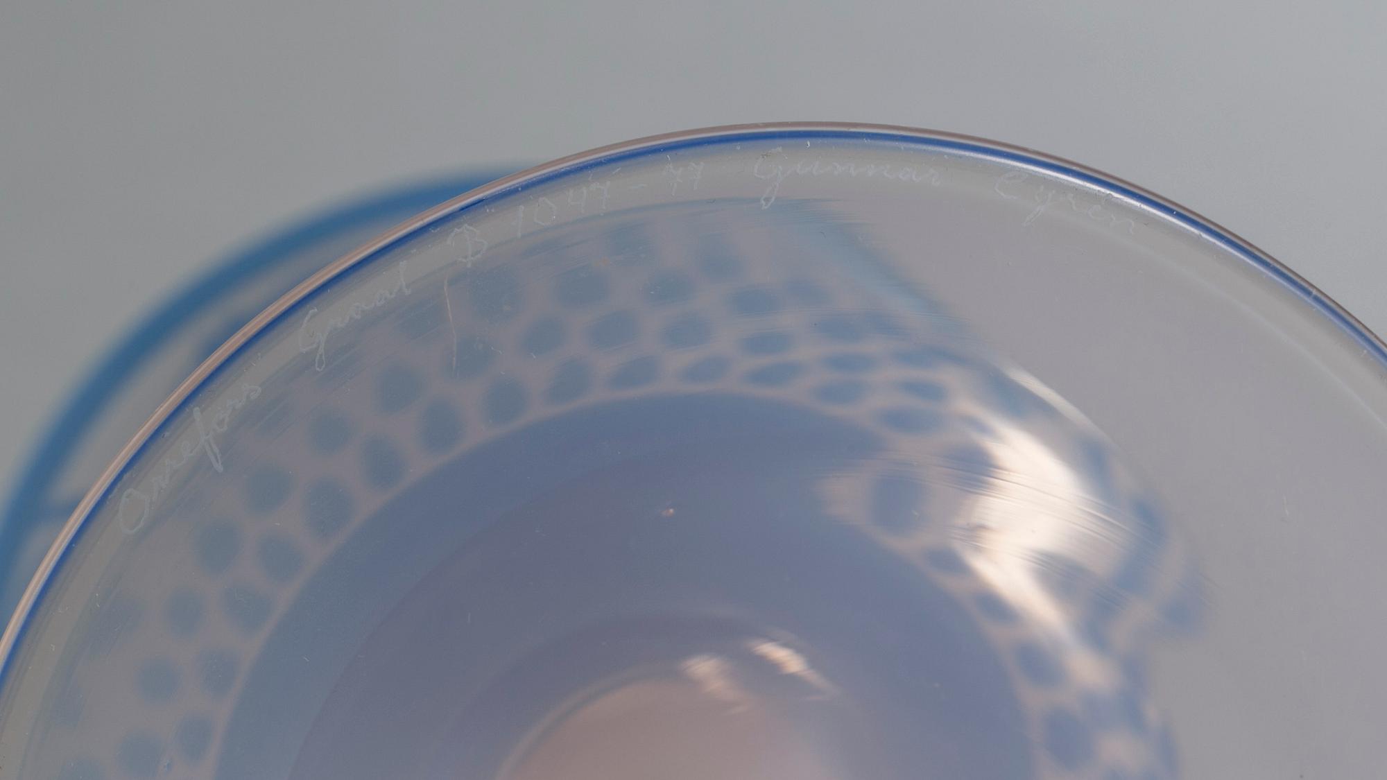 A Gunnar Cyrén glass cup, Orrefors.