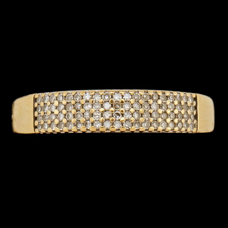 RING, 18k guld med 72 fasettslipade diamanter. Vikt 3 g.