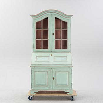 Skrivskåp, rokokostil, modern tillverkning.