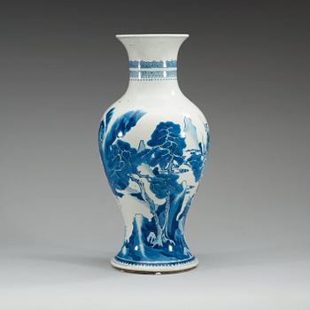 A blue and white vase, Qing dynasty.