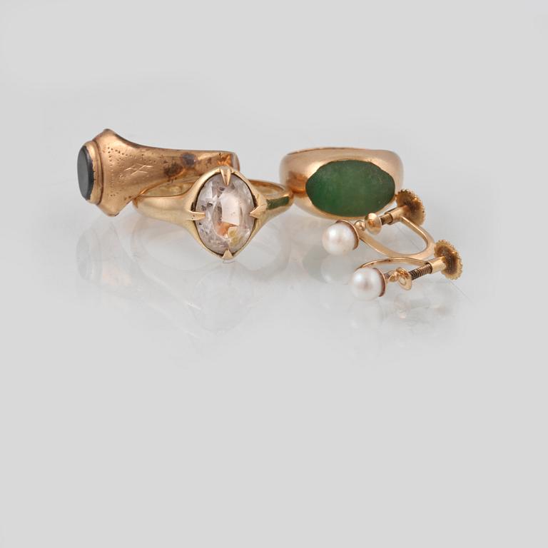 RINGAR, 3 st samt ÖRHÄNGEN, 18K guld, delvis Gustav Dahlgren & Co, Malmö. Vikt 15,2 gram.