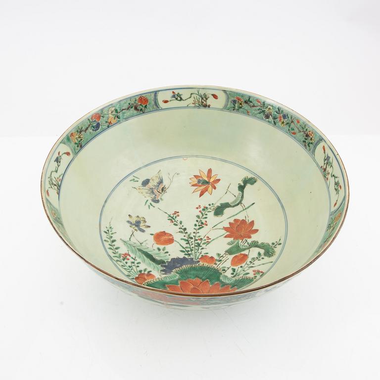A famille verte punch bowl, Qing dynasty, 18th Century.
