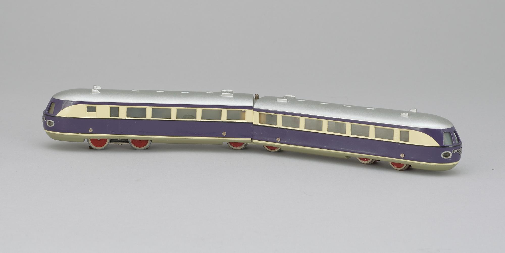 A German Märklin railbus TW 800, 1950s. H0.