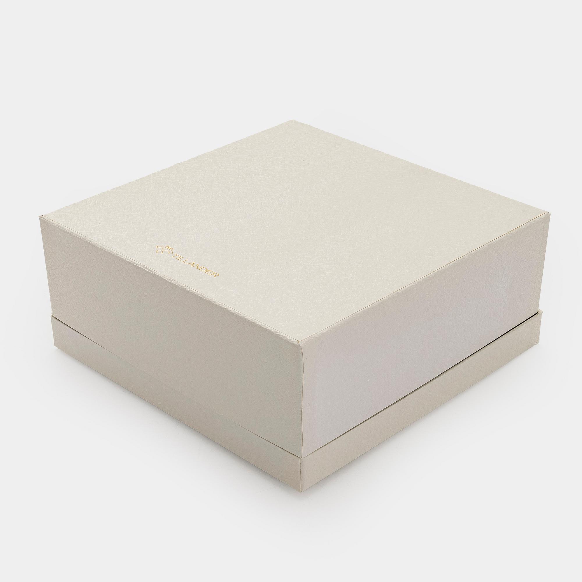 A. Tillander, skål, sterlingsilver och emalj. Helsingfors 2005.