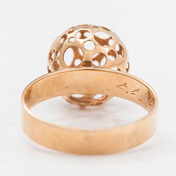 Liisa Vitali, ring "Leppäkerttu", 14K guld, Westerback, Helsingfors 1976.