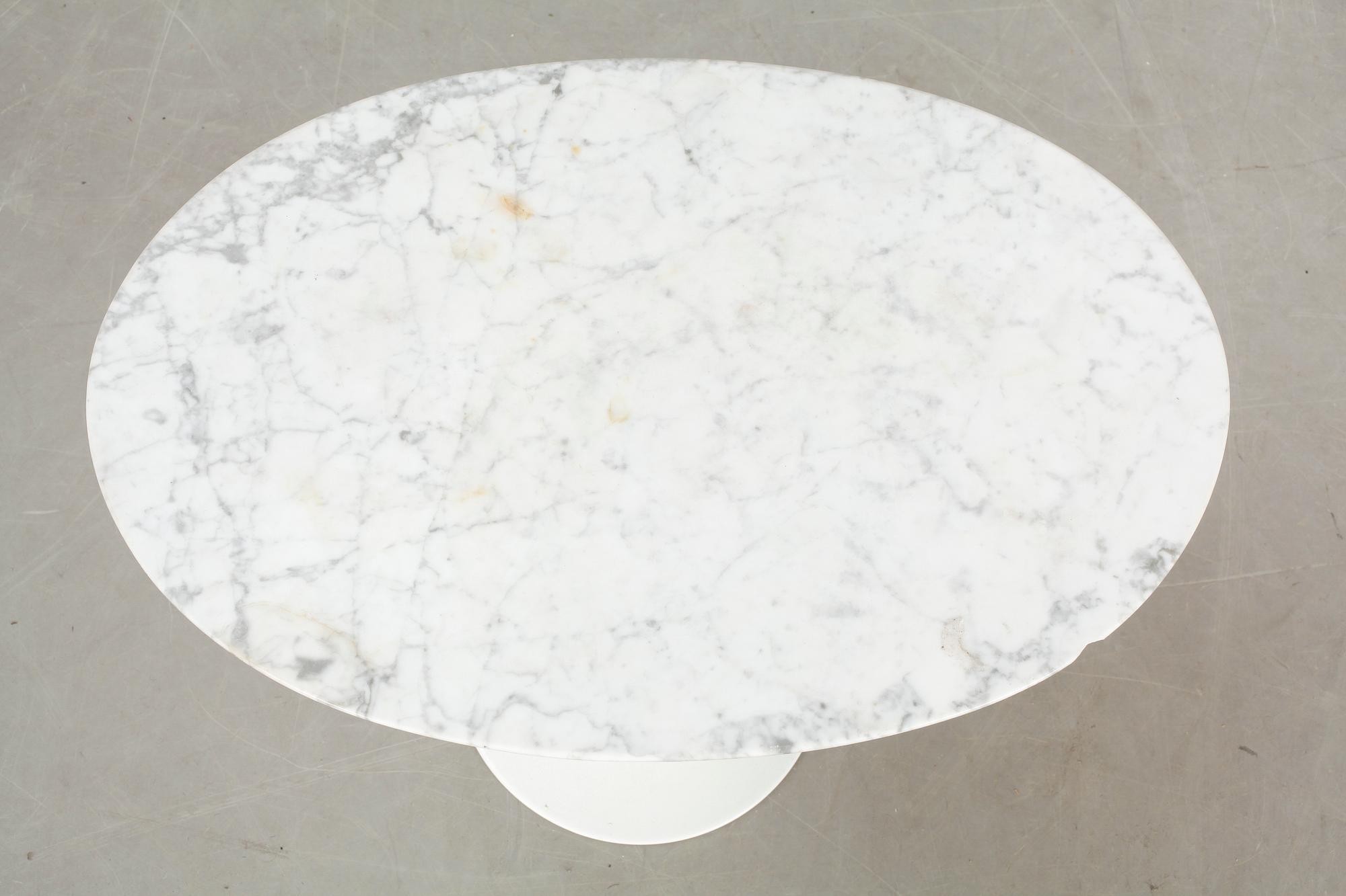 BORD. "Tulip". Eero Saarinen.