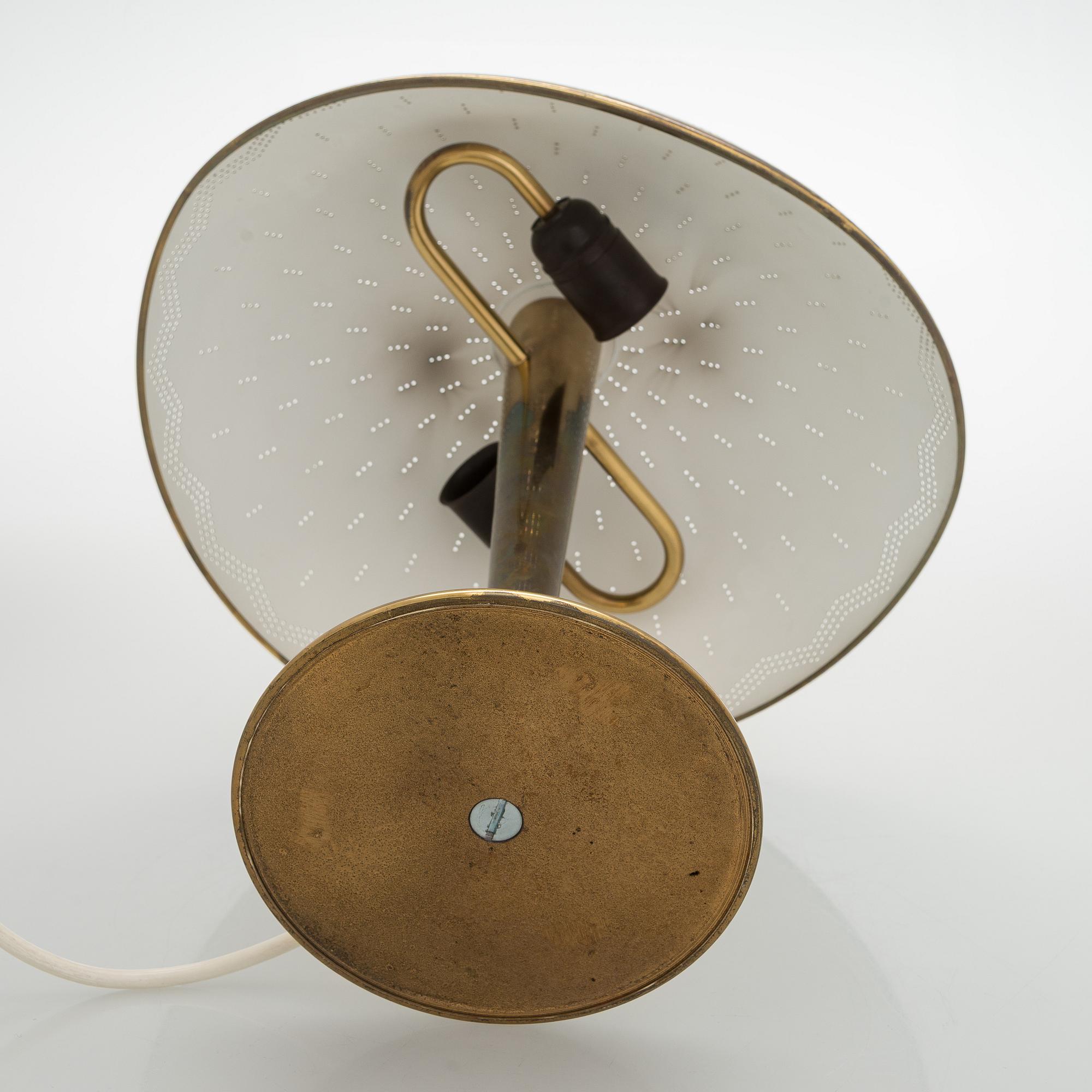 Paavo Tynell, pöytävalaisinpari, malli 5061, Idman 1900-luvun puoliväli.