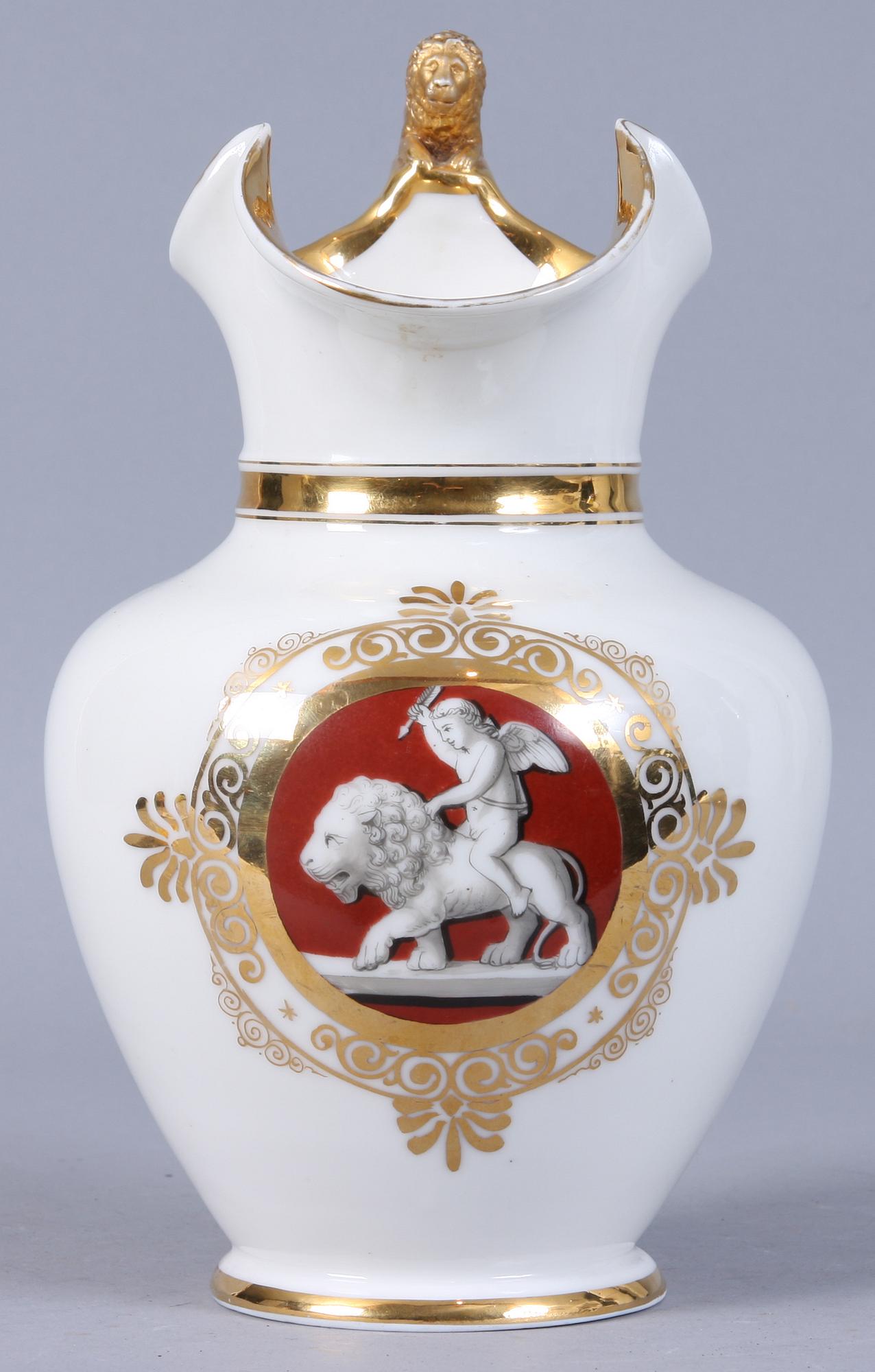 KANNA MED LOCK, porslin, 1800-talets slut.