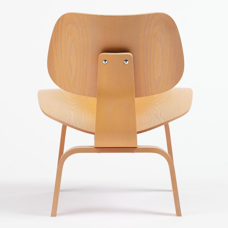 Charles & Ray Eames, a "Plywood Group LCW" easy chair, Vitra, 2015.
