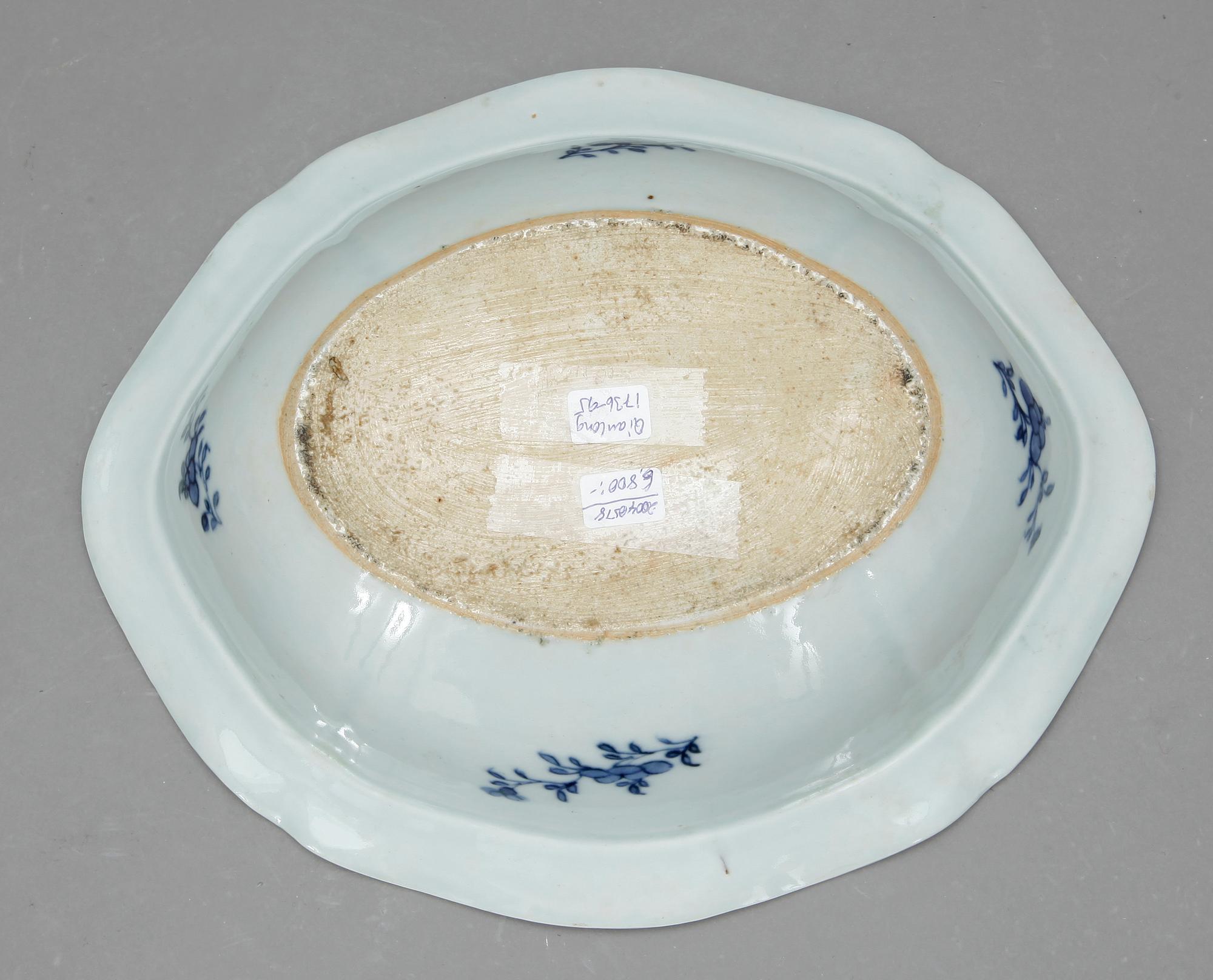 KAROTT, porslin, Kina, Jiaqing (1796-1820).