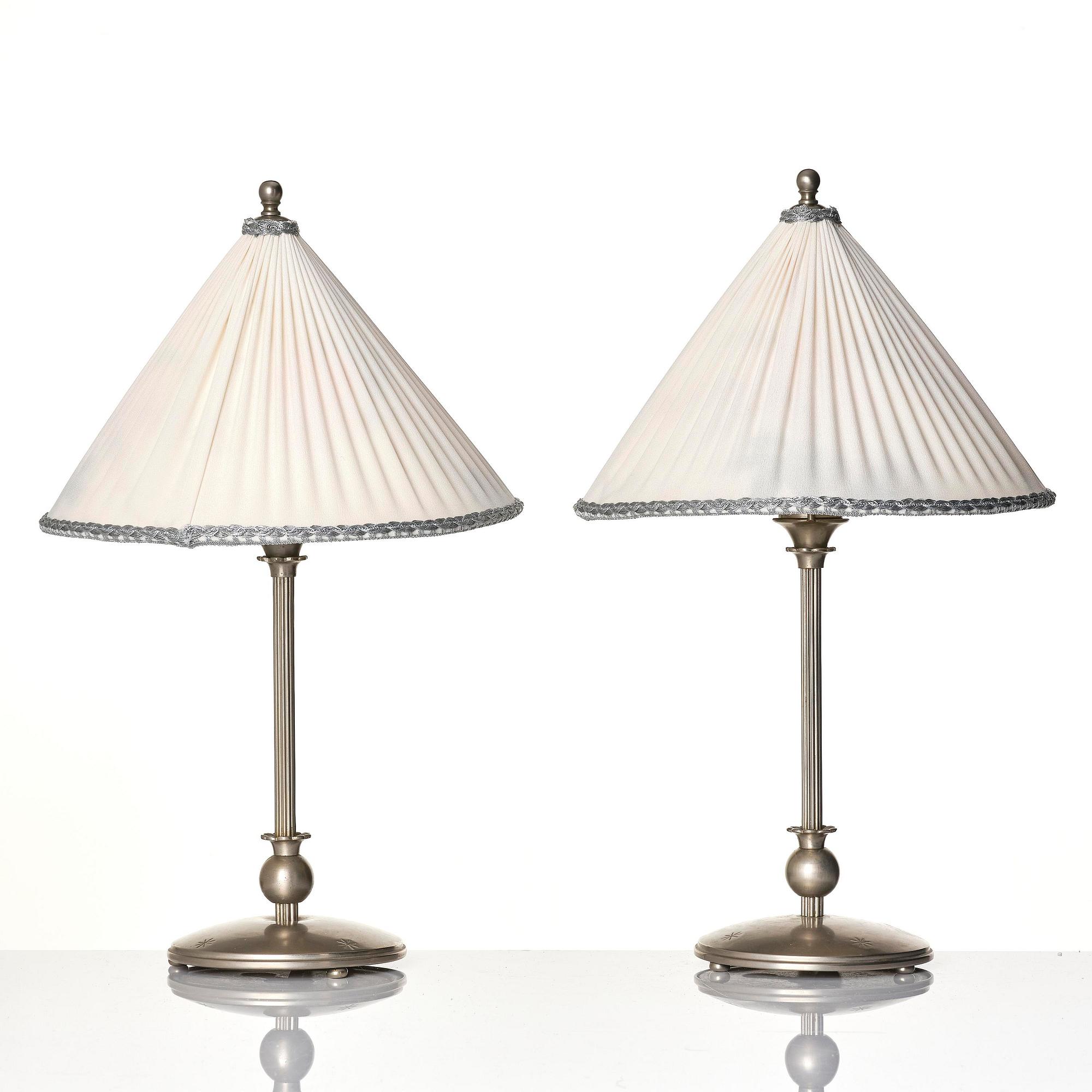 Harald Notini, bordslampor, ett par, Swedish Grace, modell "6908", Arvid Böhlmarks Lampfabrik, Stockholm, 1920-30-tal.
