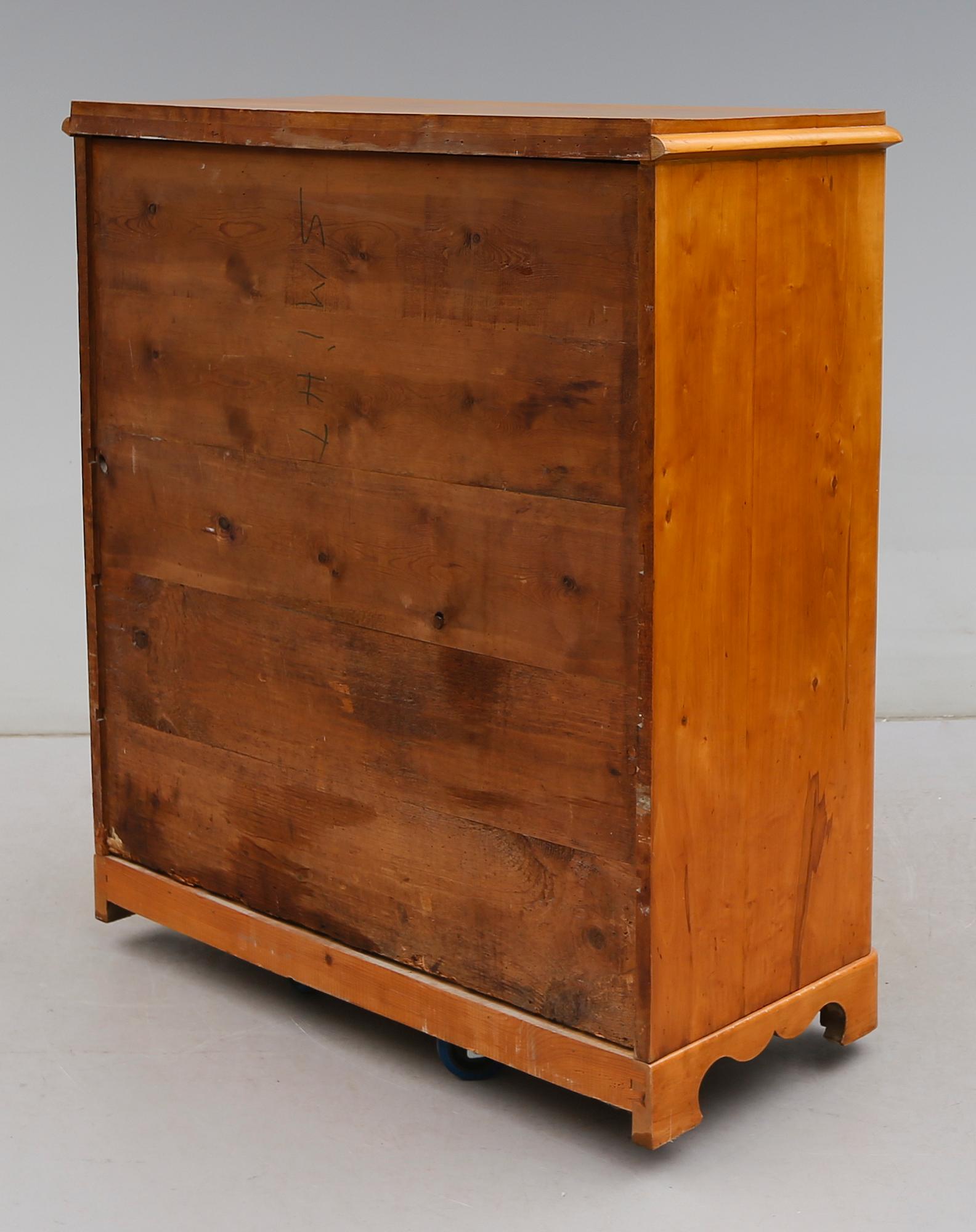 CHIFFONJÉ, 1800-talets andra hälft.
