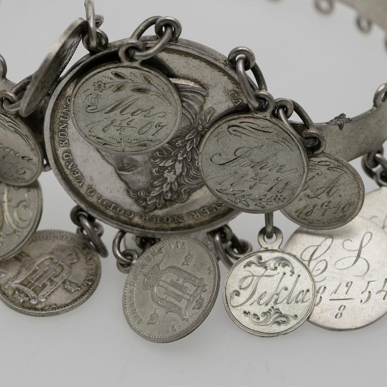 ARMBAND, silver. Vikt 50 gram.