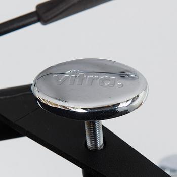 Charles & Ray Eames, kontorsstol, "Soft Pad Chair EA 219, high backrest", Vitra. 2000-tal.