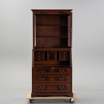 Skrivskåp med vitrinöverdel,  1900-talets andra hälft.