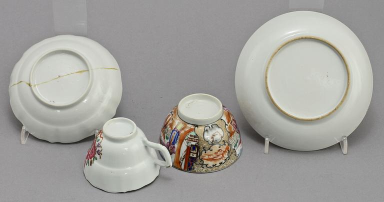KOPPAR MED FAT, 2 st, porslin, Kina, 1700-tal.