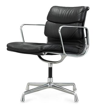 115. CHARLES & RAY EAMES, "Soft-Pad Chair", Herman Miller, USA.