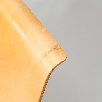 Alvar Aalto, A pair of 1970s armchairs model 403 for Artek.