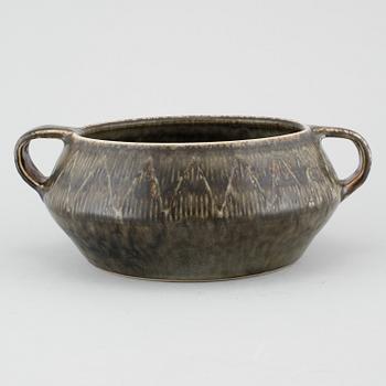 Unique stoneware bowl with handles by CARL-HARRY STÅLHANE, Rörstrand, signed and dated -61.