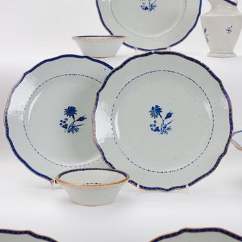 Servis, 27 delar, kompaniporslin. Qingdynastin, Jiaqing (1796-1820).