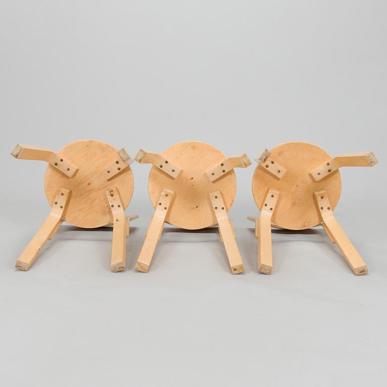 Alvar Aalto, A mid-20th century drop leaf table and three chairs for O.Y. Huonekalu-ja Rakennustyötehdas A.B.