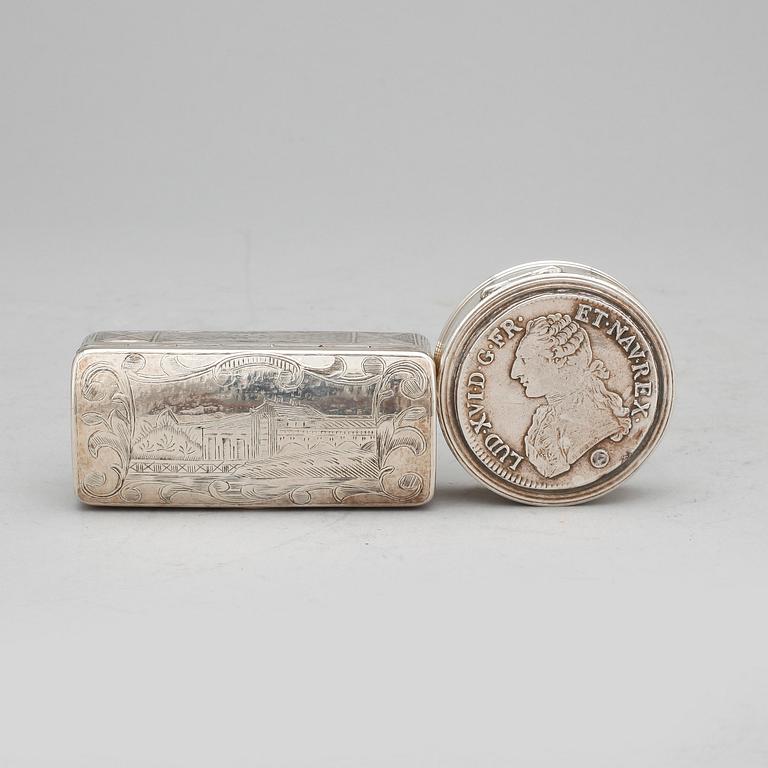 DOSOR, silver, Frankrike/Ryssland, 1858 resp 1775. Vikt 128 gram.