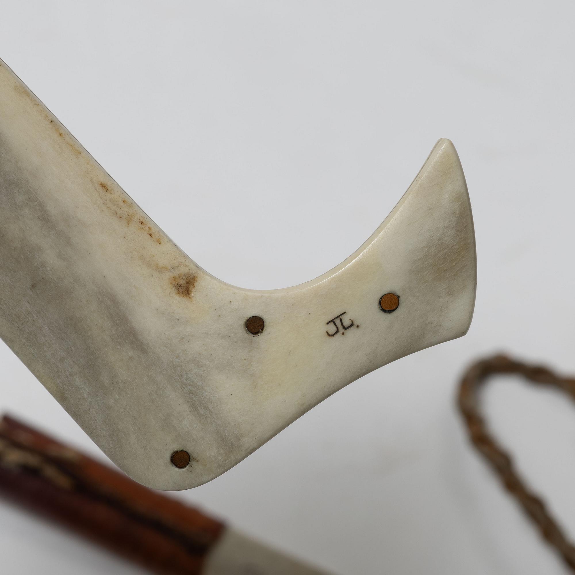 Eight knives, of which seven are half-horn knives, signed.