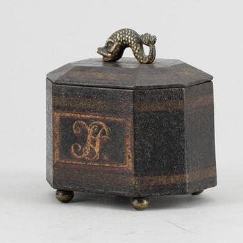 TOBAKSBURK, gjutjärn, empire, 1800-talets första hälft.