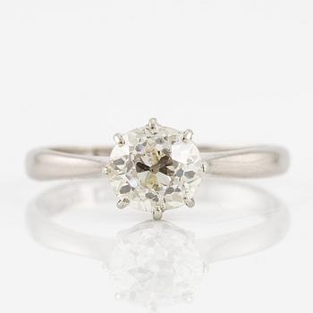 Ring 18K vitguld med en gammalslipad diamant.