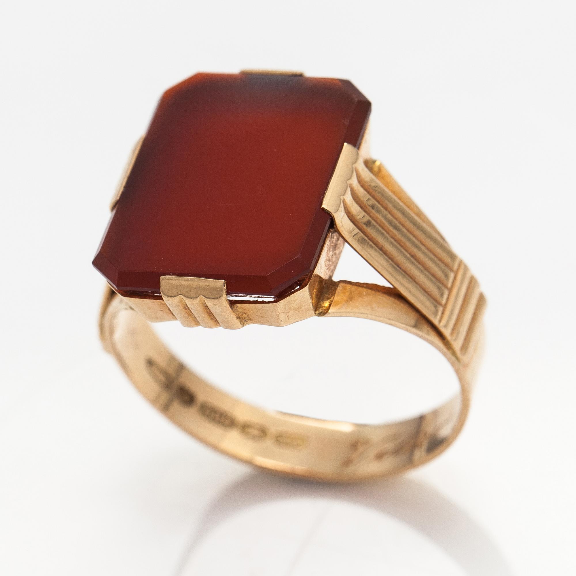 Seal ring, 14K gold, carnelian. Kultateollisuus, Åbo 1951.