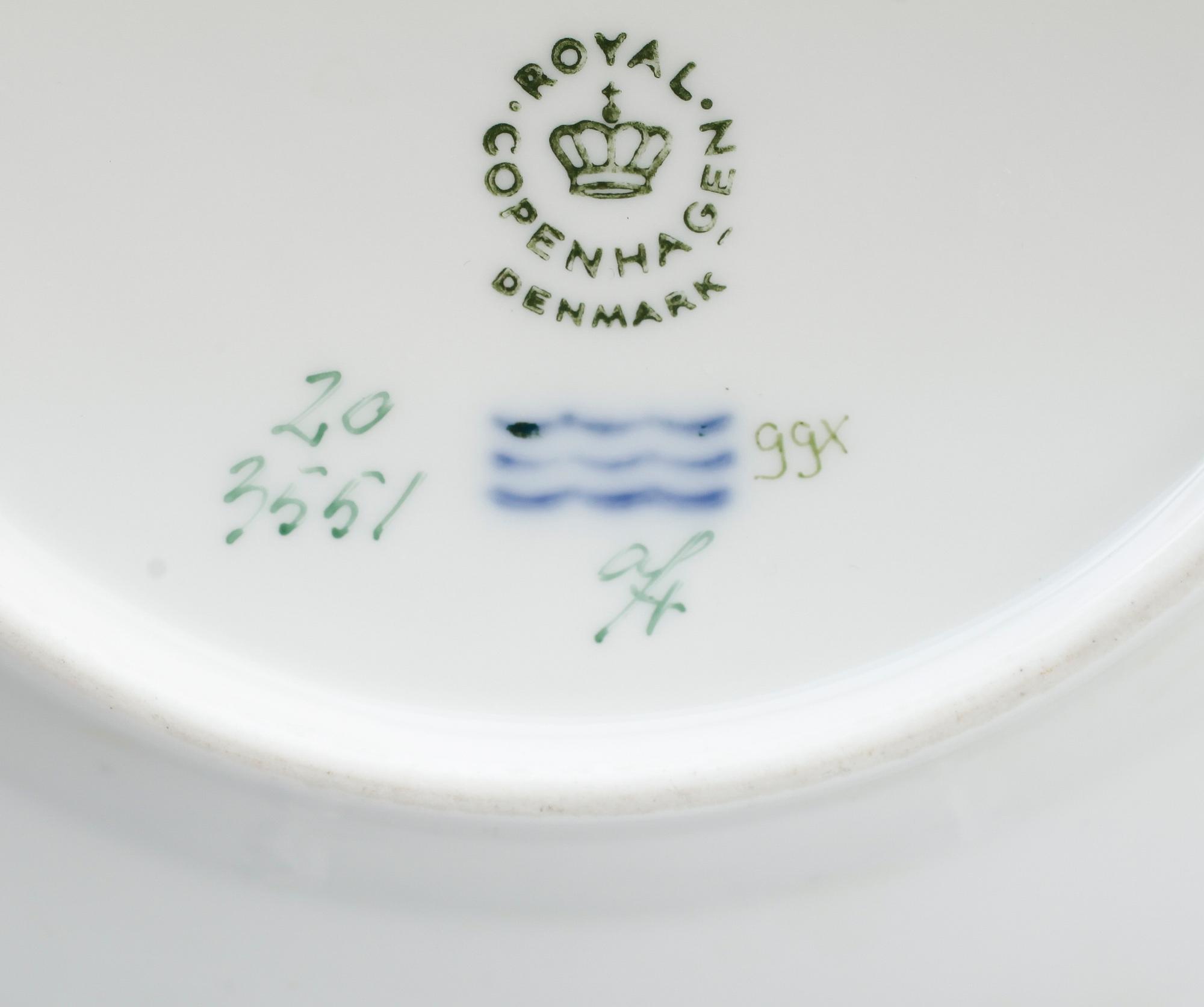 TALLRIKAR, 3 st, porslin, "Flora Danica", Royal Copenhagen.