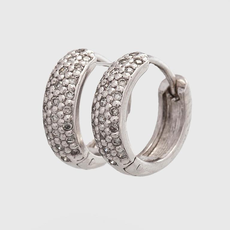 Korvakorut, briljanttihiotut timantit, 14K valkokultaa.