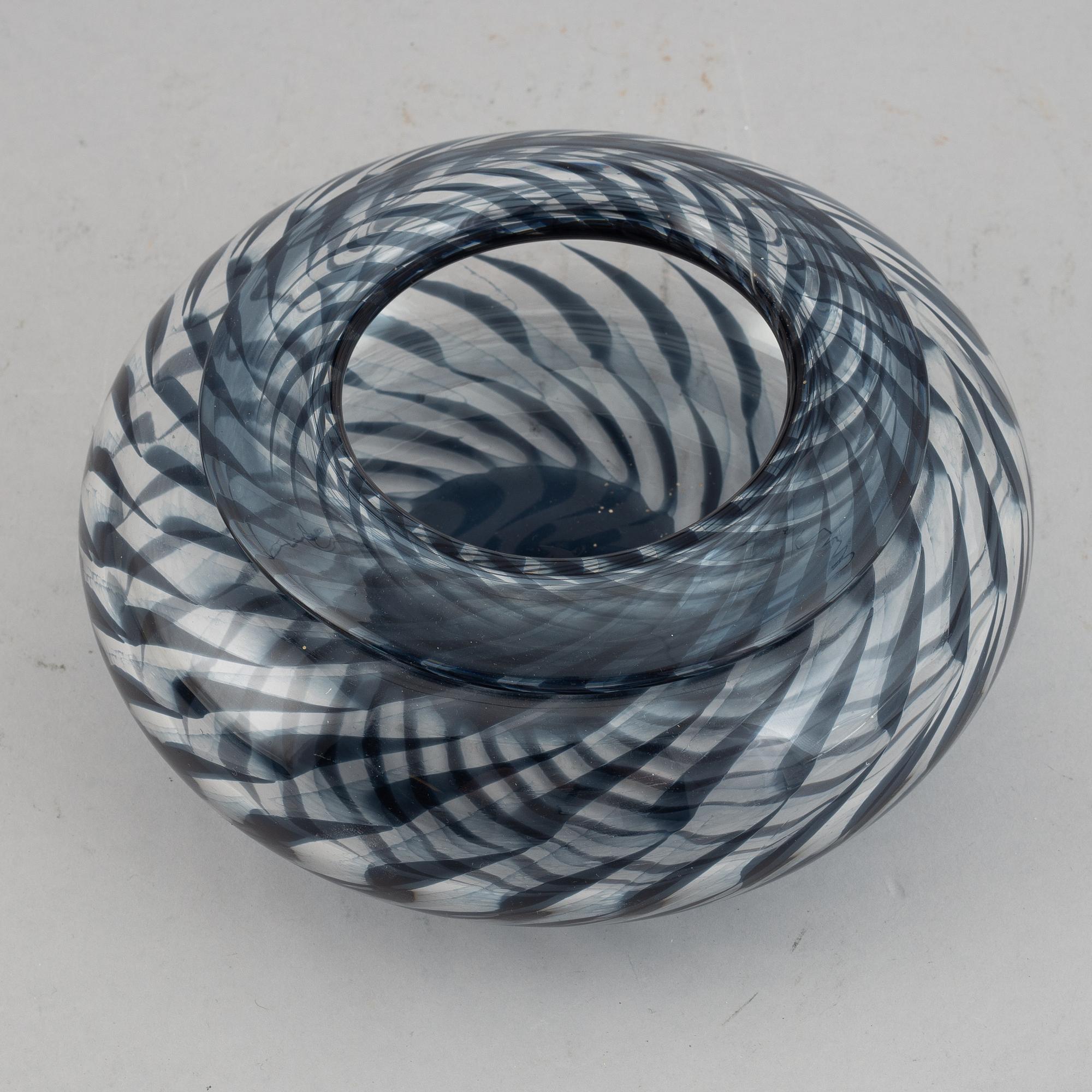 Ingeborg Lundin, skål/vas, glas, Orrefors 1966.