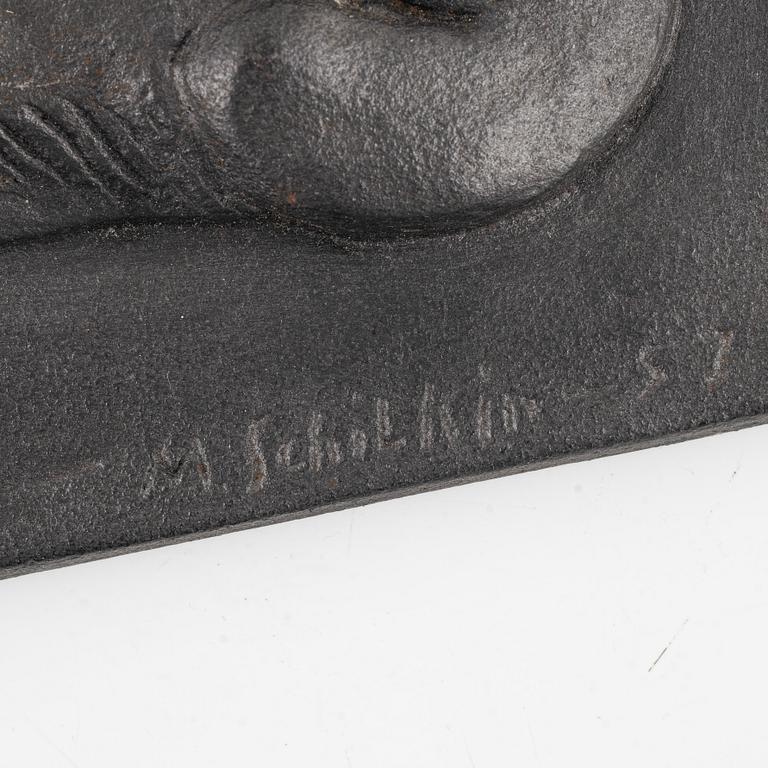 Michael Schilkin, relief, signerad och daterad-57, Högfors.