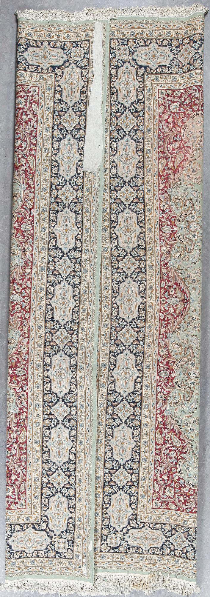 MATTA, old Kirman, ca 366x264 cm.