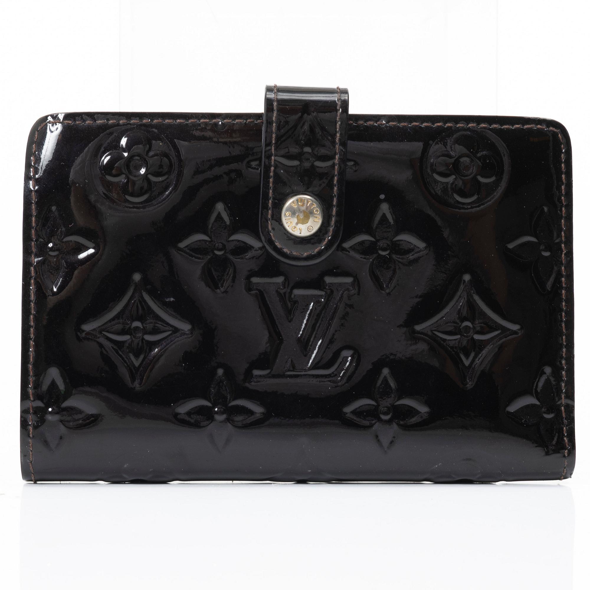 Louis Vuitton, Translation: "wallet".