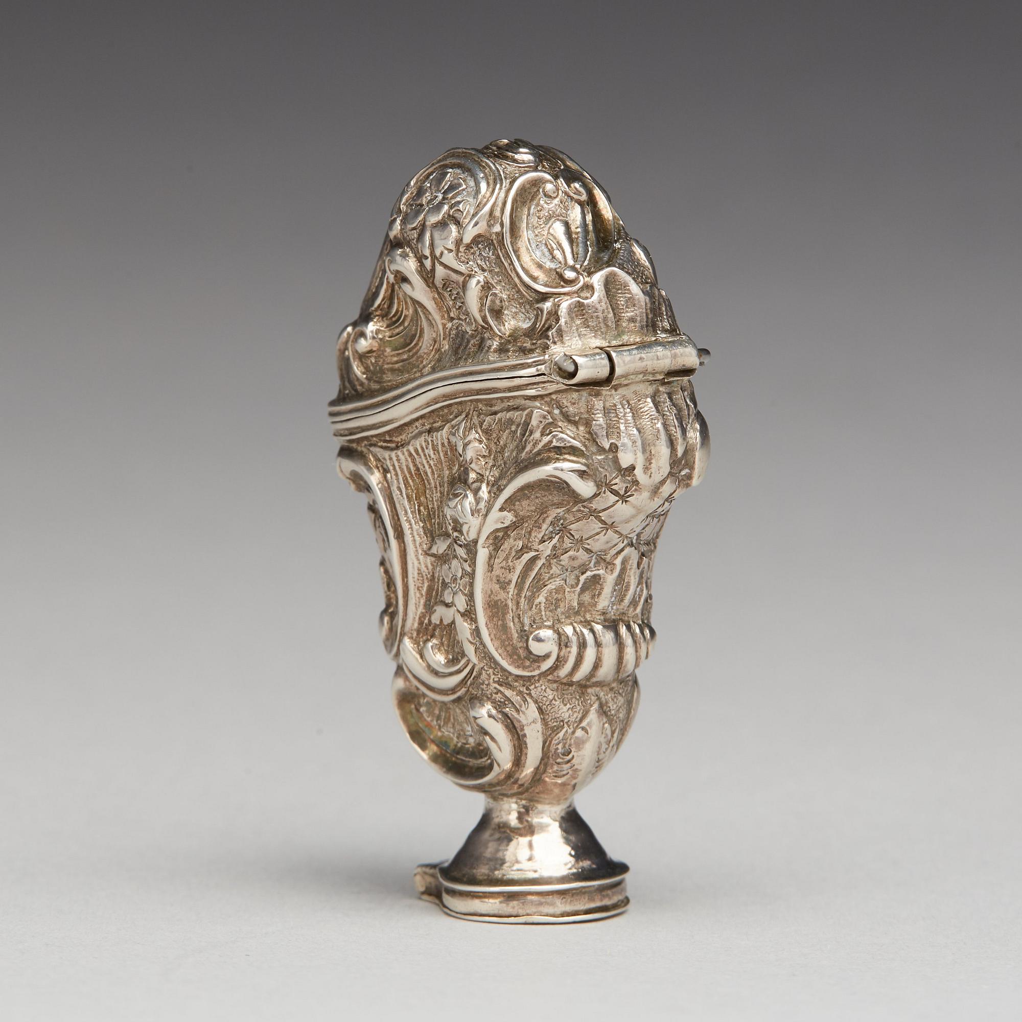 Jöran Stammer, luktdosa, silver, (verksam i Jönköping 1729-1752(-1754)). Rokoko.