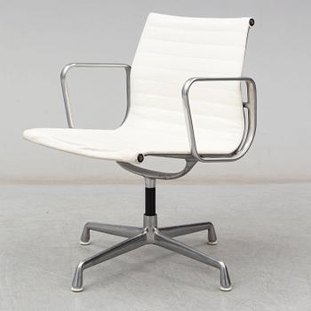 A chair by Charles & Ray Eames, no 938-138, Herman Miller.