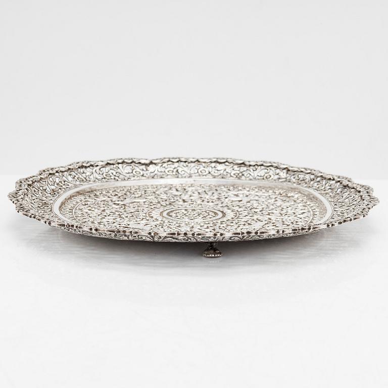 A silver platter, India late 19th century.