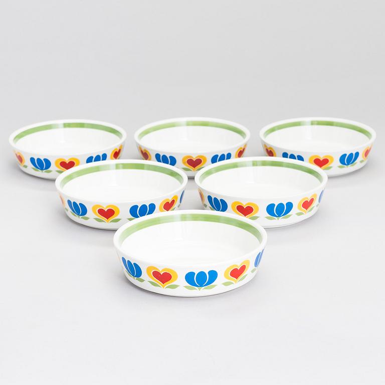 OLGA OSOL, A 1960'/70's 29 piece 'Könni' dinner set for Arabia Finland.