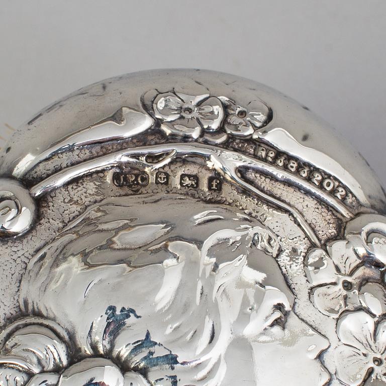 A PAIR OF ART NOUVEAU SILVER HAIR BRUSHES, Birmingham 1905.