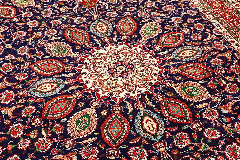 Matta, Keshan, ca. 330 x 244 cm.