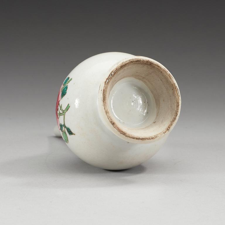 A famille rose water sprinkler, Qing dynasty, Qianlong (1736-95).