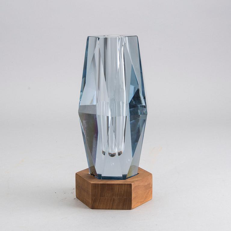 A 1960's 'Diamant' glass vase by Asta Strömberg, Strömbergshyttan.