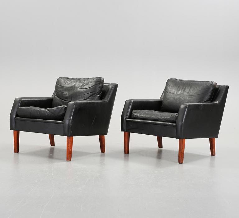 FÅTÖLJER, ett par, 1960-tal.