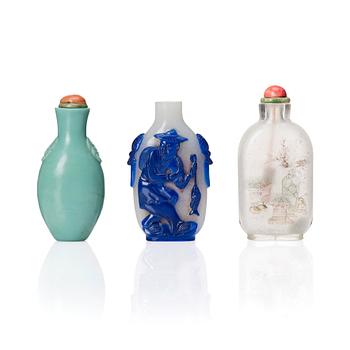 A set of three glass snuff bottles, Qing dynasty.